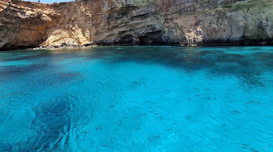 Crystal Lagoon underwater colour